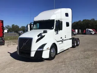 2021 VOLVO VNL64T760