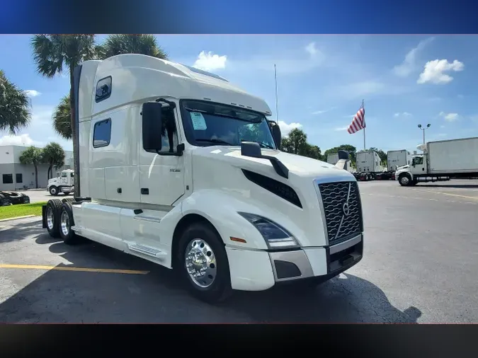 2022 Volvo VNL 860