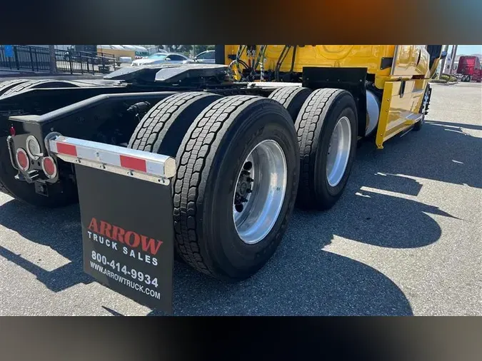 2020 FREIGHTLINER CA126
