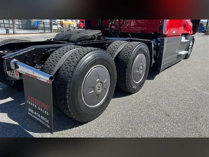 2021 FREIGHTLINER CA126