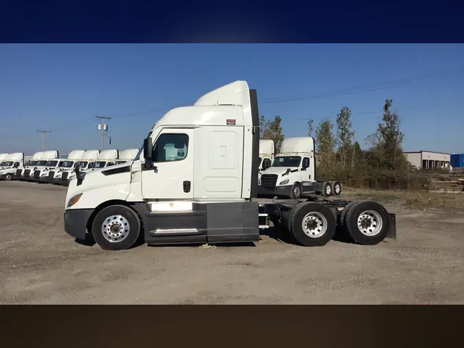 2021 Freightliner Cascadia 1260305af7d18c5aad46ed8cb5869147b56