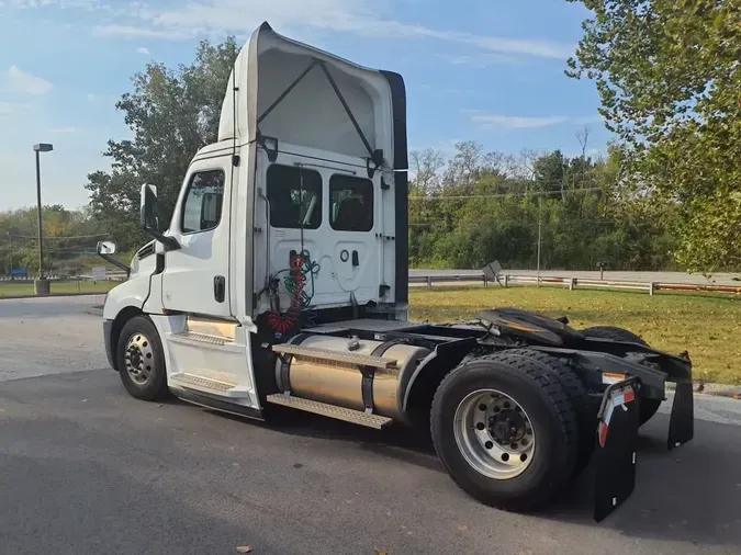 2020 FREIGHTLINER/MERCEDES NEW CASCADIA 126