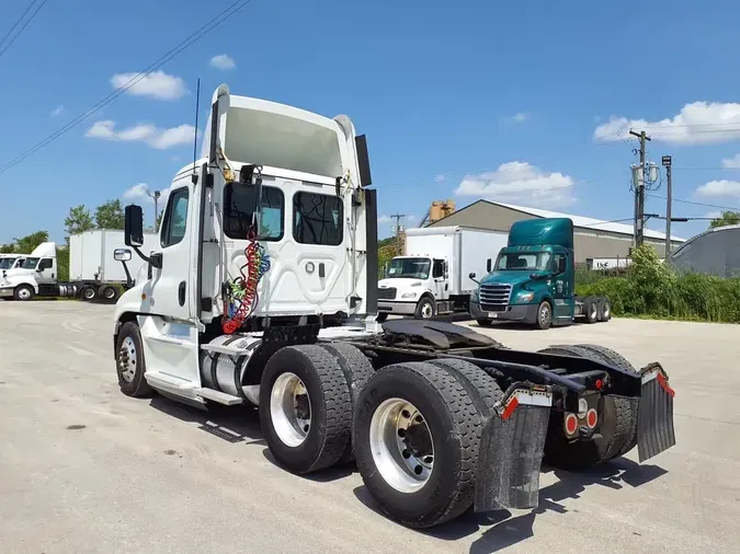 2018 FREIGHTLINER CASCADIA 125