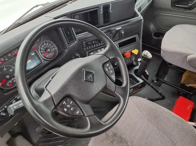 2021 NAVISTAR INTERNATIONAL LT625 DAYCAB S/A