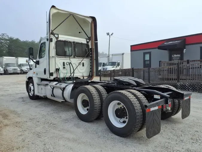 2020 FREIGHTLINER/MERCEDES CASCADIA 125