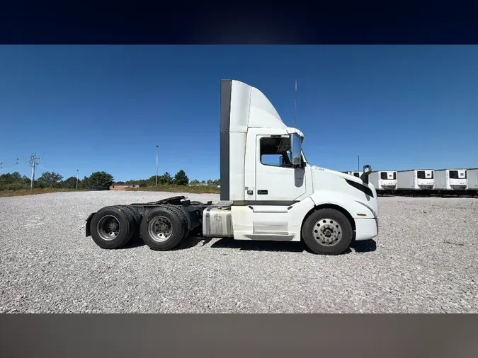 2019 Volvo VNL300