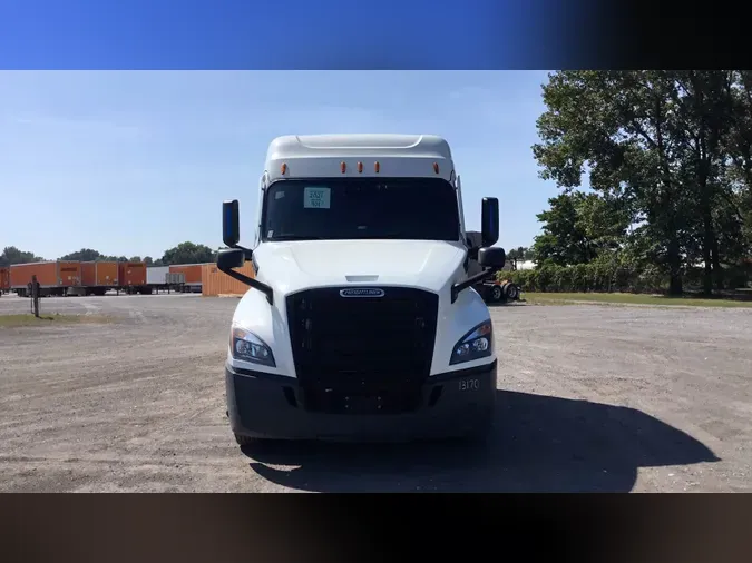 2021 Freightliner Cascadia 126