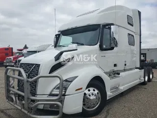 2021 VOLVO VNL64T860