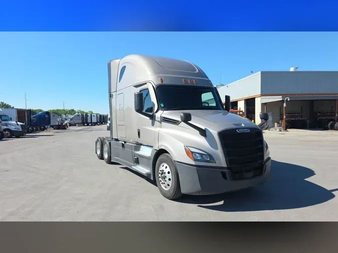 2025 Freightliner Cascadia 126031c5d9296689ae45612f37192e2f72a