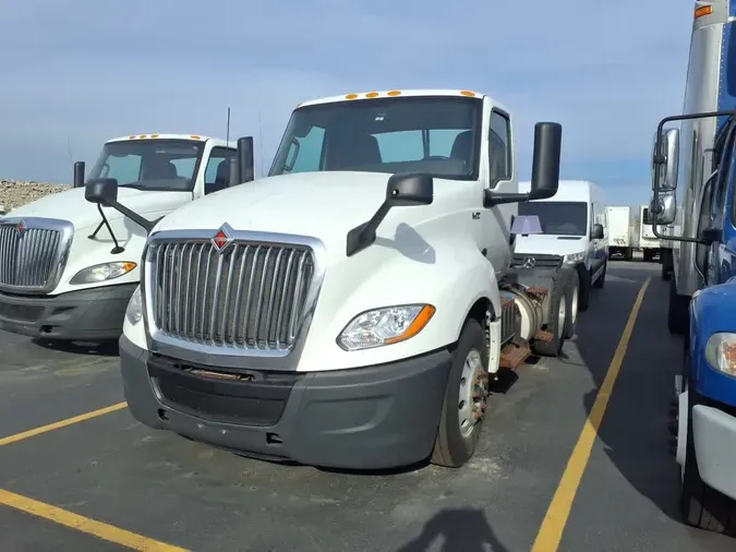 2019 NAVISTAR INTERNATIONAL LT625 DAYCAB T/A