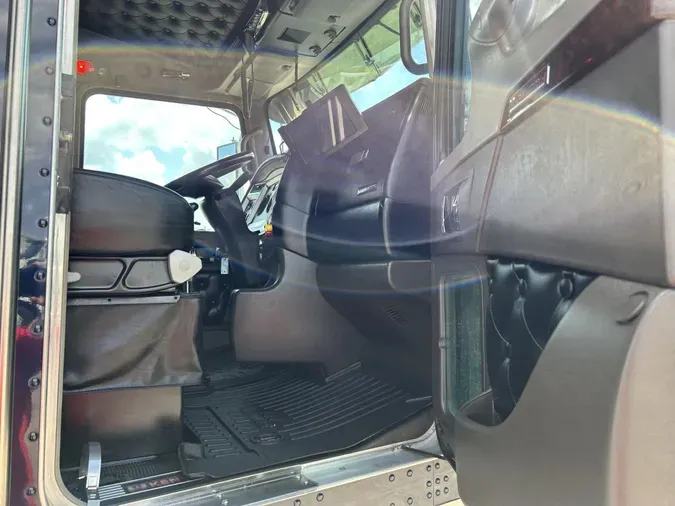 2016 Kenworth W900