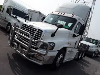 2017 FREIGHTLINER/MERCEDES CASCADIA 125