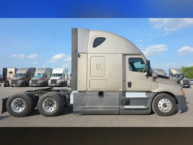 2023 Freightliner Cascadia 126