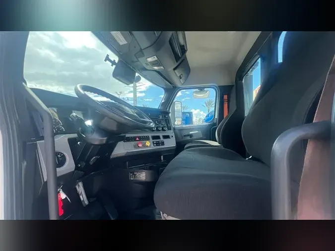 2021 FREIGHTLINER CA126