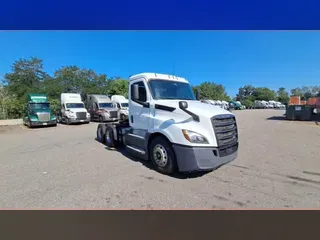 2019 Freightliner Cascadia 126