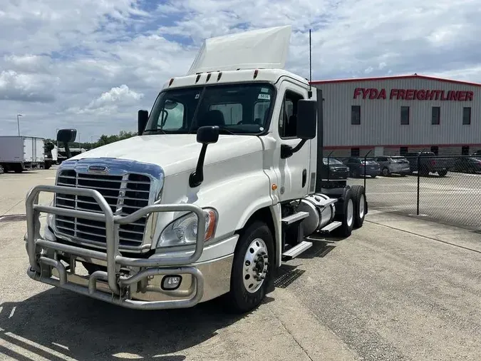 2020 Freightliner CASCADIA 125