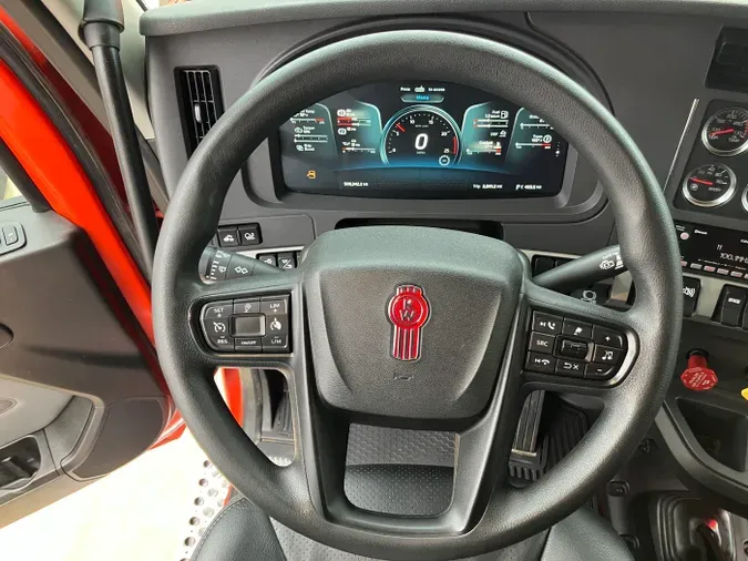 2023 Kenworth W990