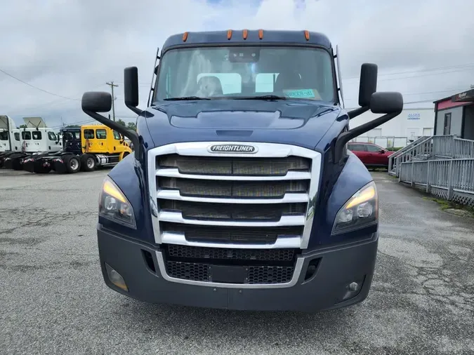 2021 FREIGHTLINER CASCADIA PX11664ST