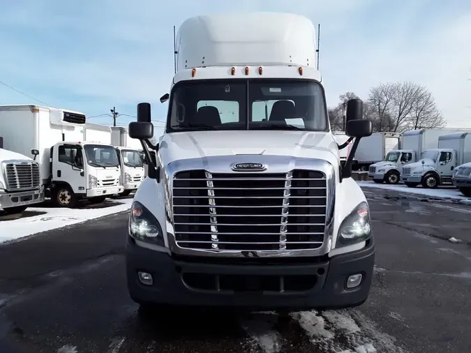 2020 FREIGHTLINER/MERCEDES CASCADIA 125033081928010b29aea434c2b8b303d8d