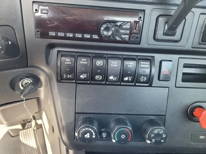 2020 International LT625