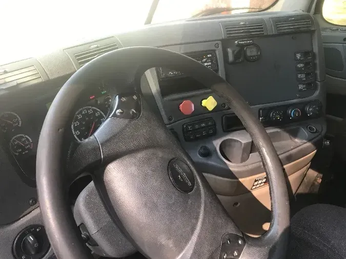 2018 Freightliner X12564ST