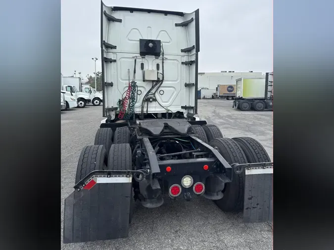 2019 FREIGHTLINER/MERCEDES CASCADIA 125