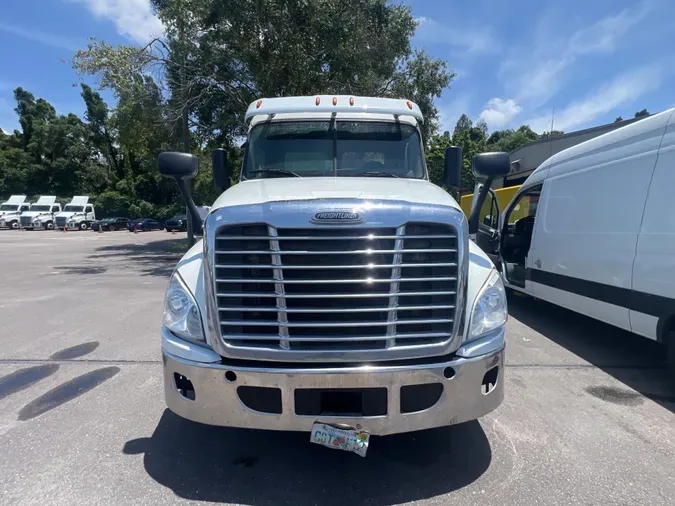 2017 FREIGHTLINER/MERCEDES CASCADIA 125