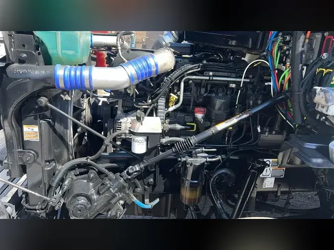 2022 KENWORTH T880