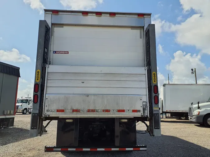 2018 FREIGHTLINER/MERCEDES M2 106