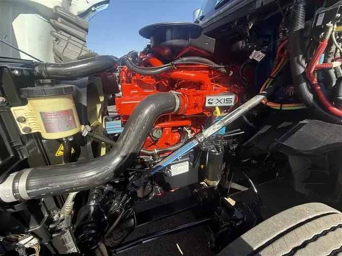 2021 INTERNATIONAL LT