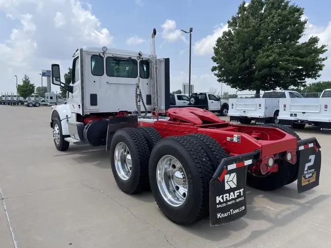 2022 Peterbilt 567