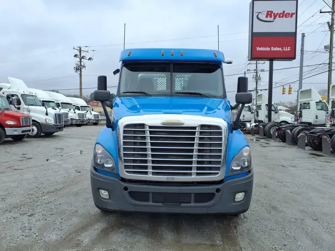 2020 FREIGHTLINER/MERCEDES CASCADIA 125