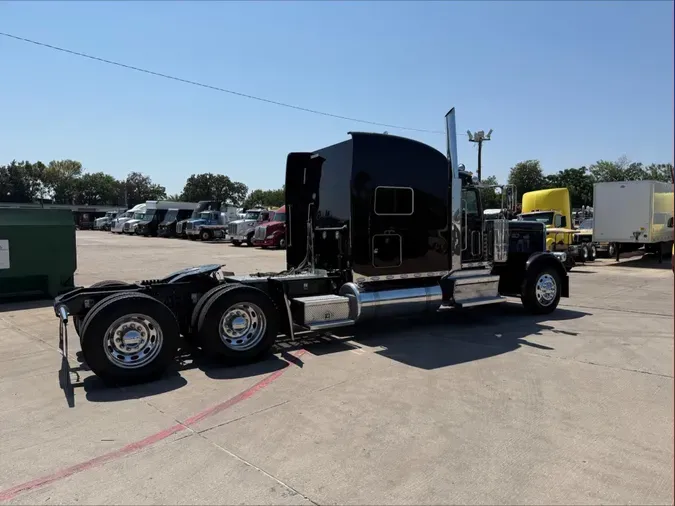 2022 Peterbilt 389