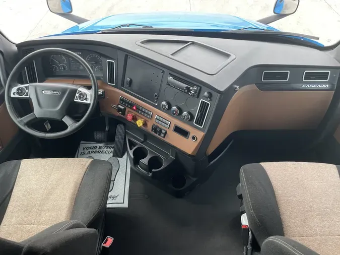 2019 Freightliner Cascadia 126