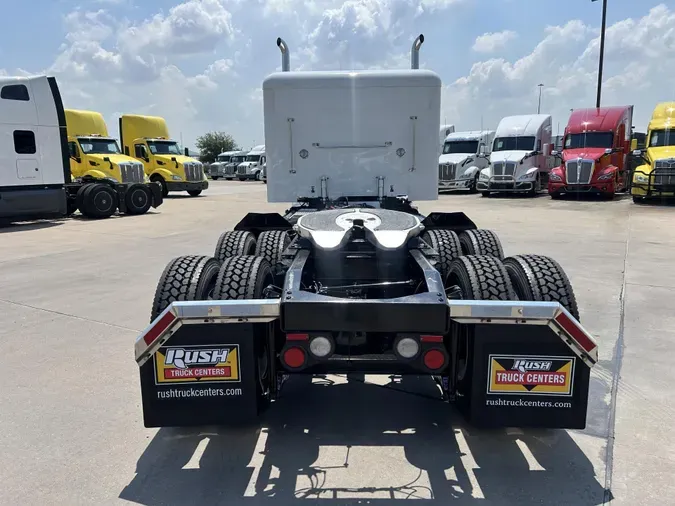 2023 Peterbilt 389
