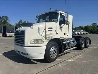 2004 MACK VISION CX613