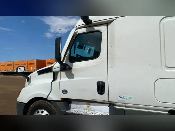 2022 Freightliner Cascadia 126