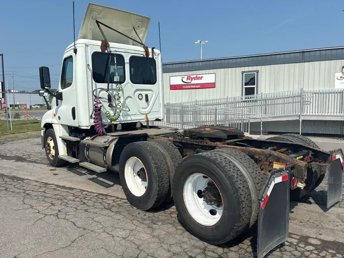 2019 FREIGHTLINER/MERCEDES CASCADIA 125034f689c87d84ad9308e61dec18c3432
