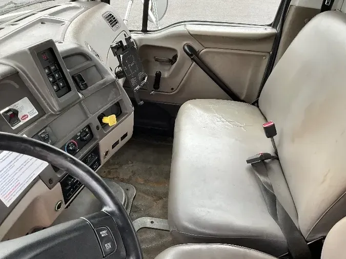 2001 STERLING TRUCK CORP M8500