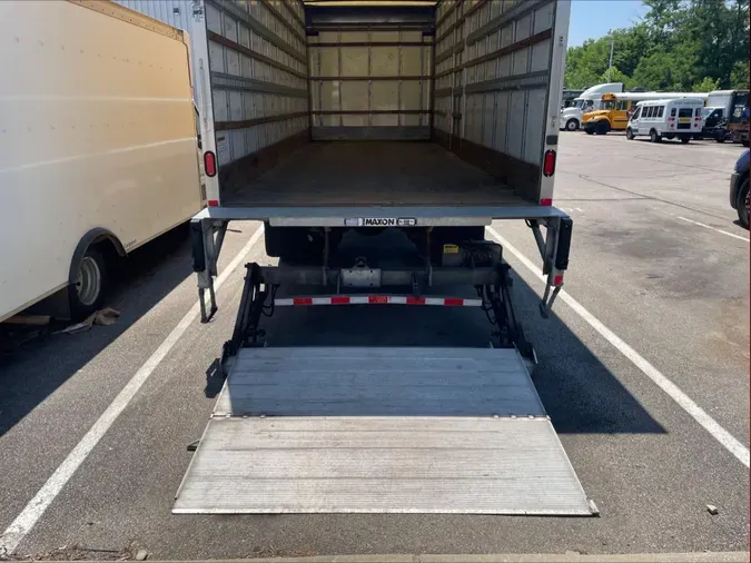 2019 Freightliner Business Class M2 106