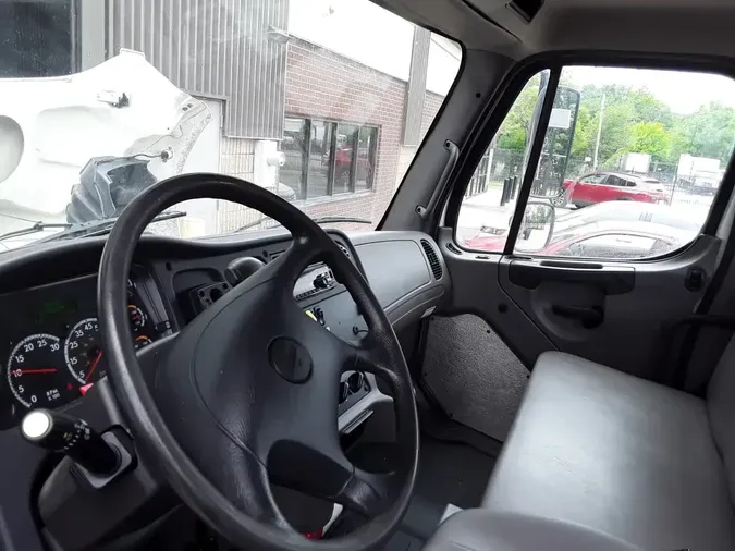 2019 FREIGHTLINER/MERCEDES M2 106
