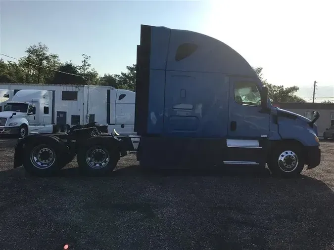 2021 FREIGHTLINER CA126