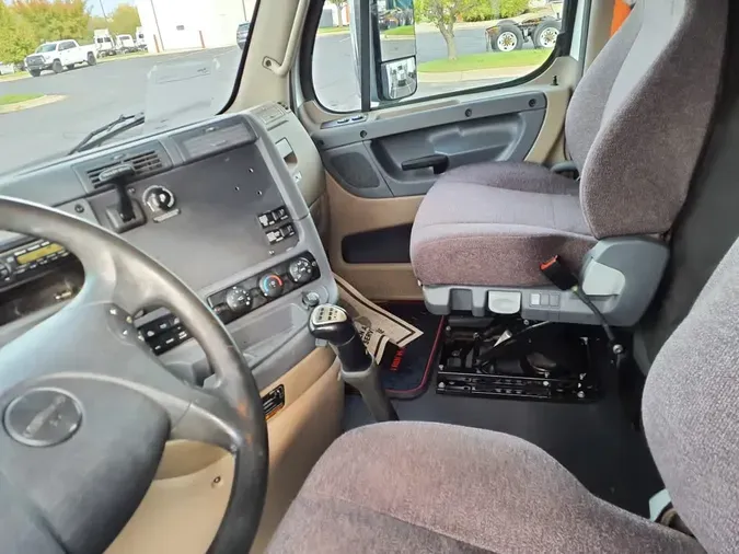 2017 FREIGHTLINER/MERCEDES CASCADIA 125