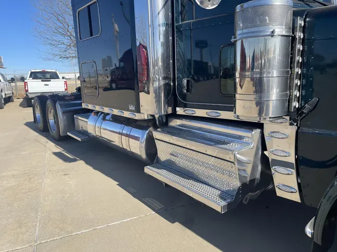 2024 Peterbilt 389035c14b330c4dda3f843adcb49942725