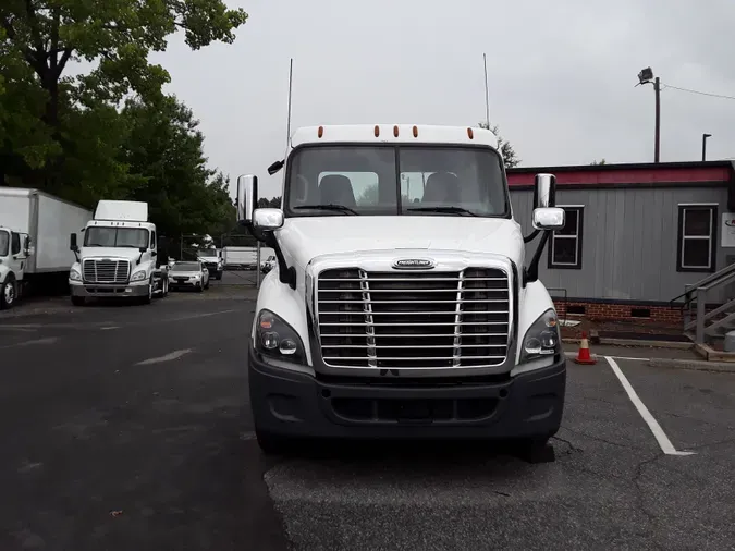 2018 FREIGHTLINER/MERCEDES CASCADIA 113