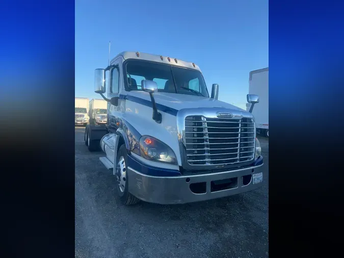 2018 FREIGHTLINER/MERCEDES CASCADIA 125