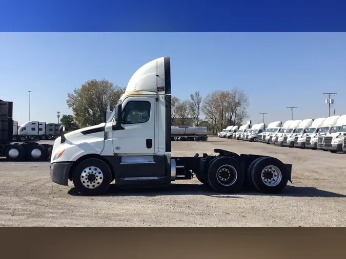 2020 Freightliner Cascadia 126