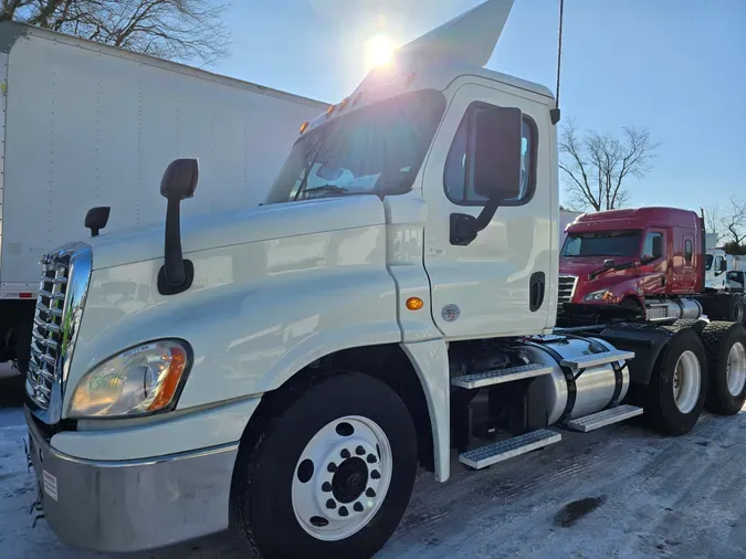 2019 FREIGHTLINER/MERCEDES CASCADIA 125035f86255ef09a2972a94930abfb48b5