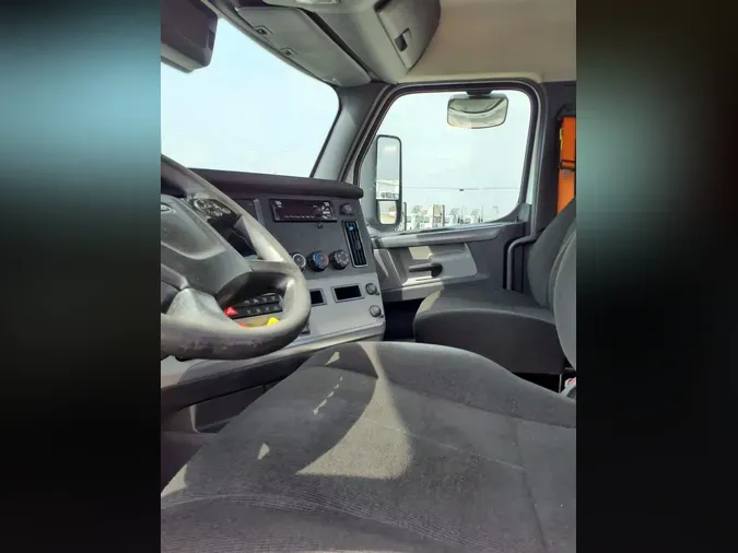 2020 FREIGHTLINER NEW CASCADIA 116