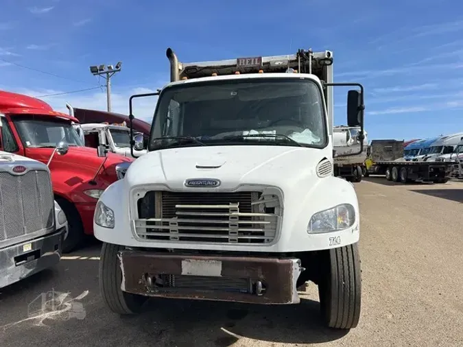 2005 FREIGHTLINER BUSINESS CLASS M2 106